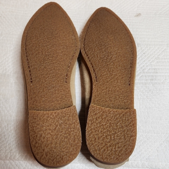 M. GEMI tan suede pointed toe loafers. Women's size 41. - Picture 4 of 16